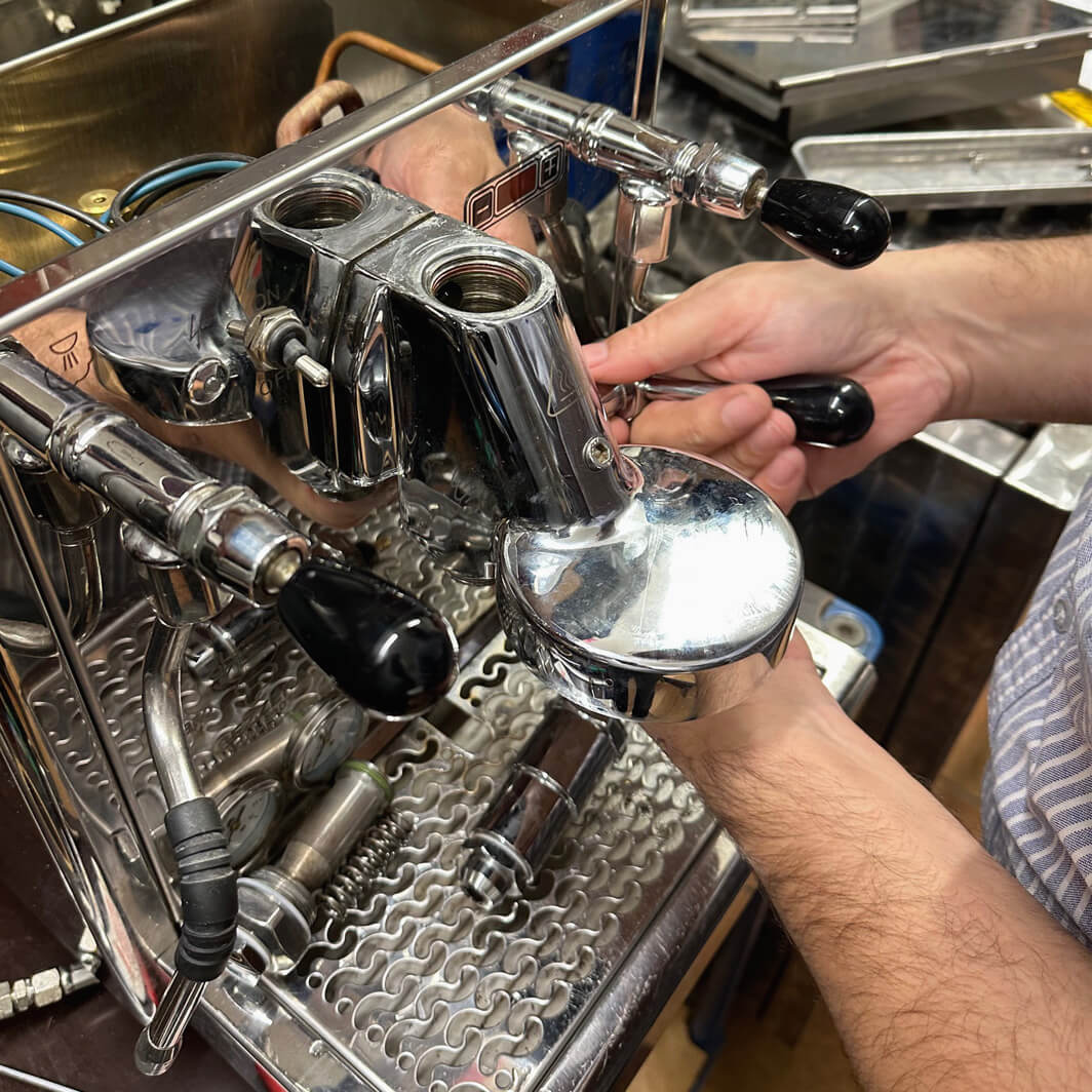 Wartungs-Service für Haushalts-Siebträger-Kaffeemaschinen